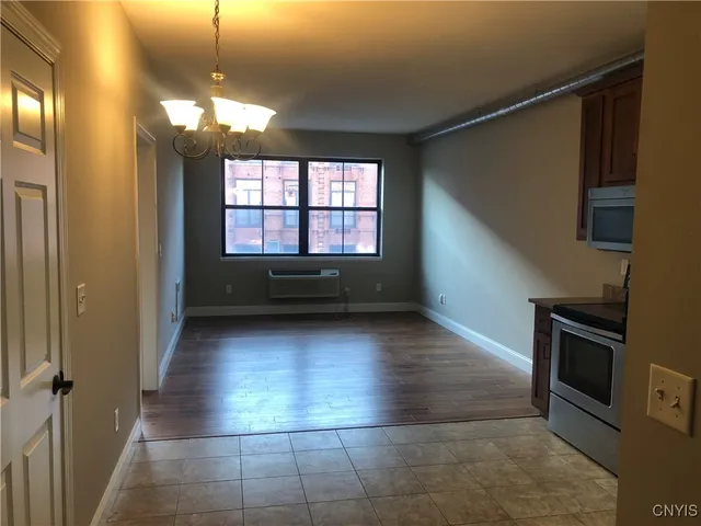 $1,550 | 721 North Clinton & Spencer Street, Unit 210, Syracuse, NY 13204