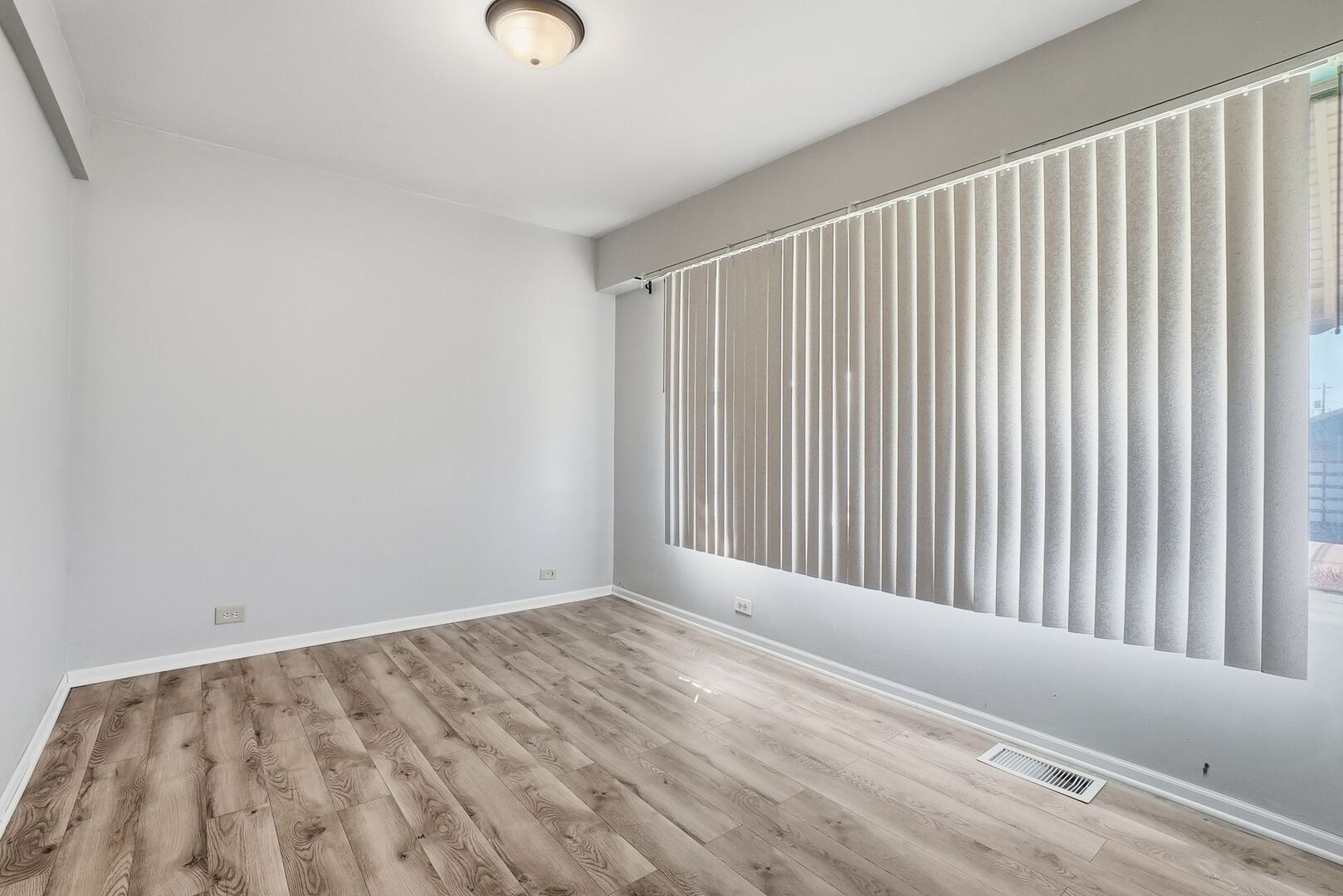 3757 West Marquette Road Chicago, IL 60629 - Photo 14 of 39 Gallery Image 14