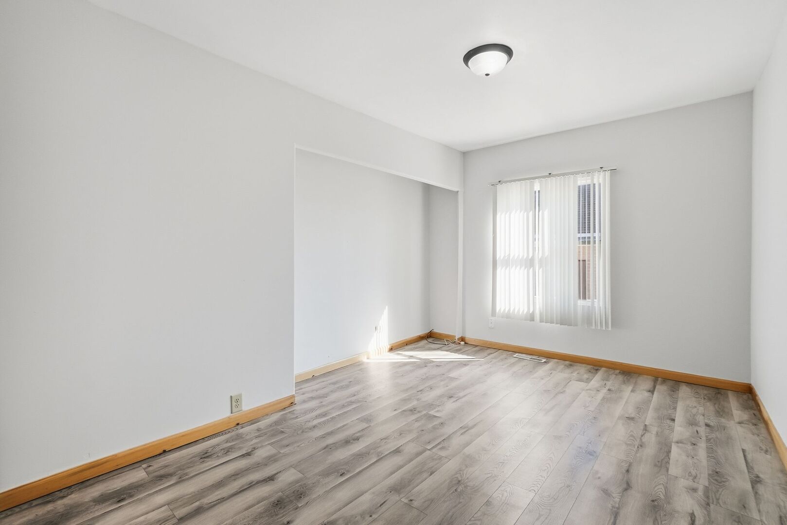 3757 West Marquette Road Chicago, IL 60629 - Photo 16 of 39 Gallery Image 16