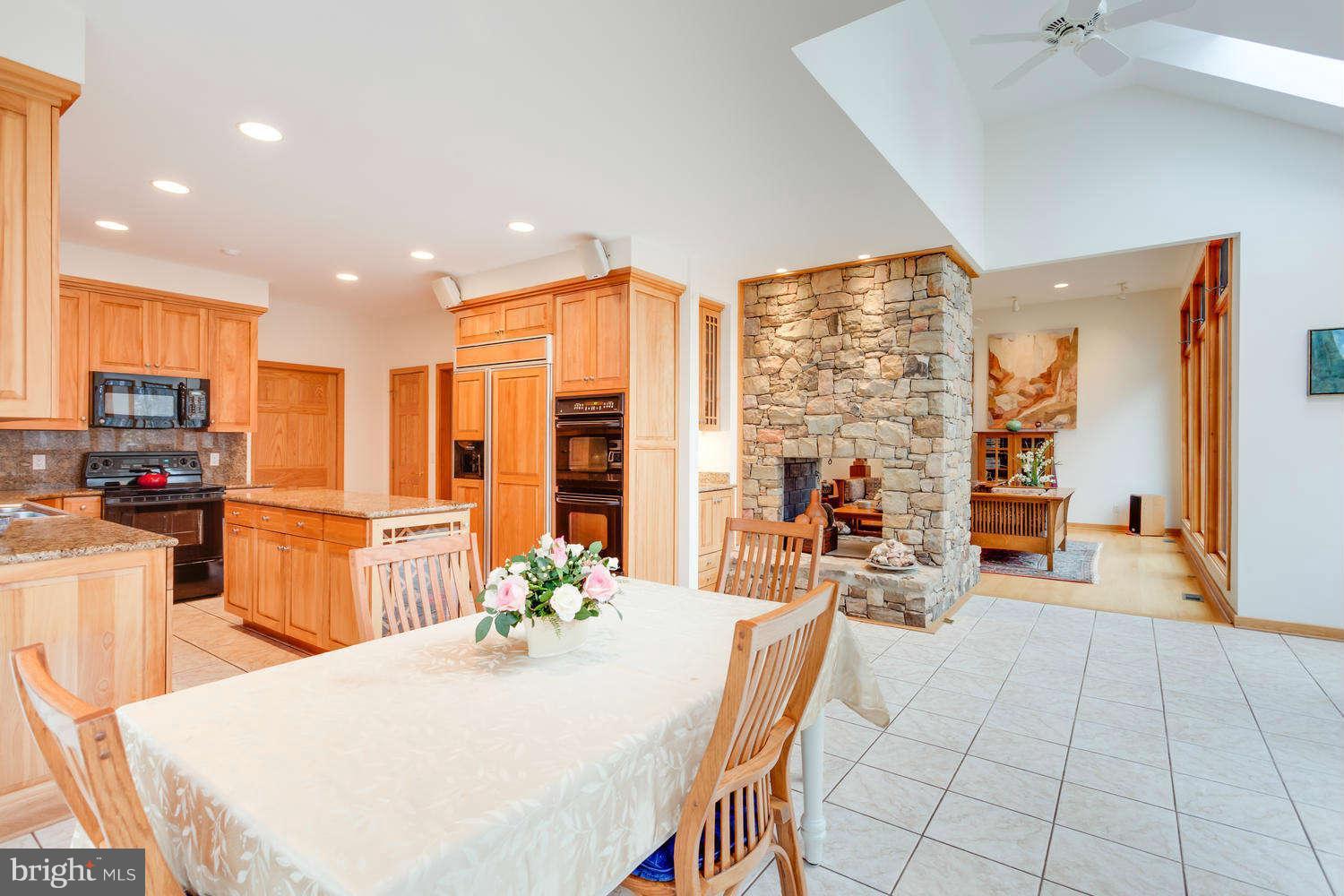 260 Springvale Road Great Falls, VA 22066 - Photo 12 of 30 Kitchen