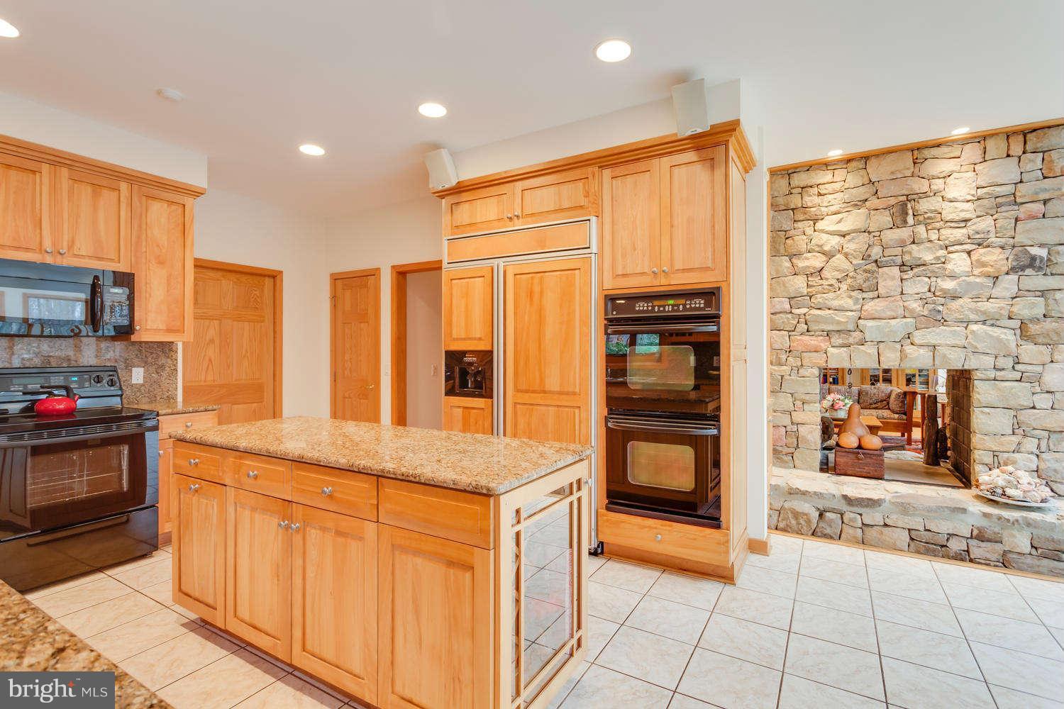 260 Springvale Road Great Falls, VA 22066 - Photo 13 of 30 Kitchen