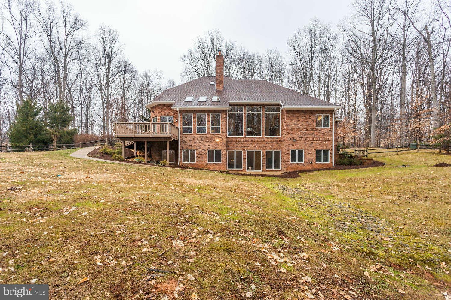 260 Springvale Road Great Falls, VA 22066 - Photo 29 of 30 Exterior (Rear)