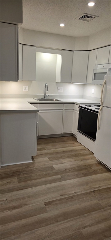 284 North Main Street, Unit 1 Mansfield, MA 02048 - Photo 2 of 7