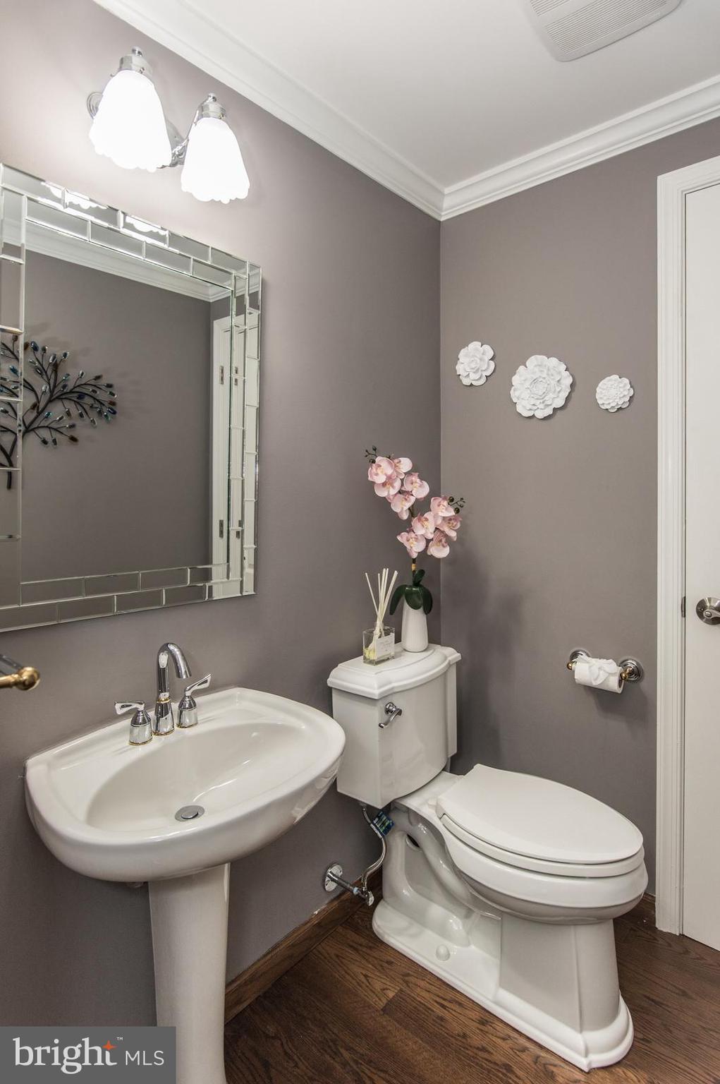 518 Stewart Road Hatboro, PA 19040 - Photo 29 of 103 1st Floor Bathroom