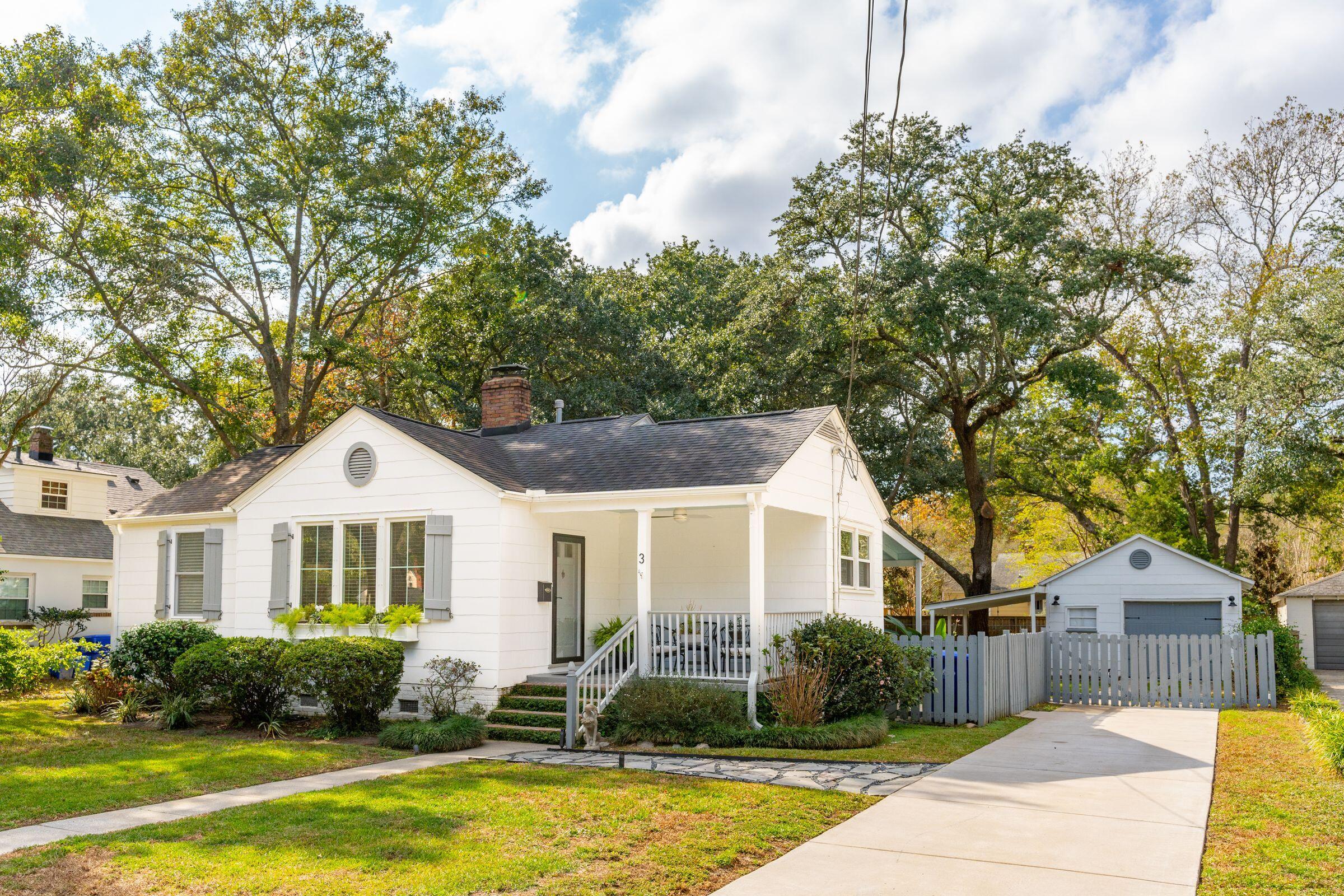 3 Stratford Road Charleston, SC 29407 - Photo 1 of 56 3StratfordRd-KeenEyeMarketing-063