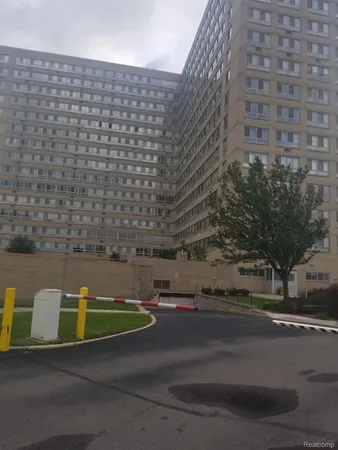 $45,000 | 8900 East Jefferson Avenue, Unit 1103, Detroit, MI 48214