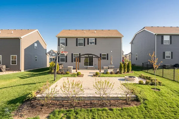 $3,550 | 34040 North Jenna Lane, Gurnee, IL 60031