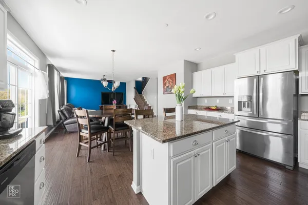 $3,550 | 34040 North Jenna Lane, Gurnee, IL 60031