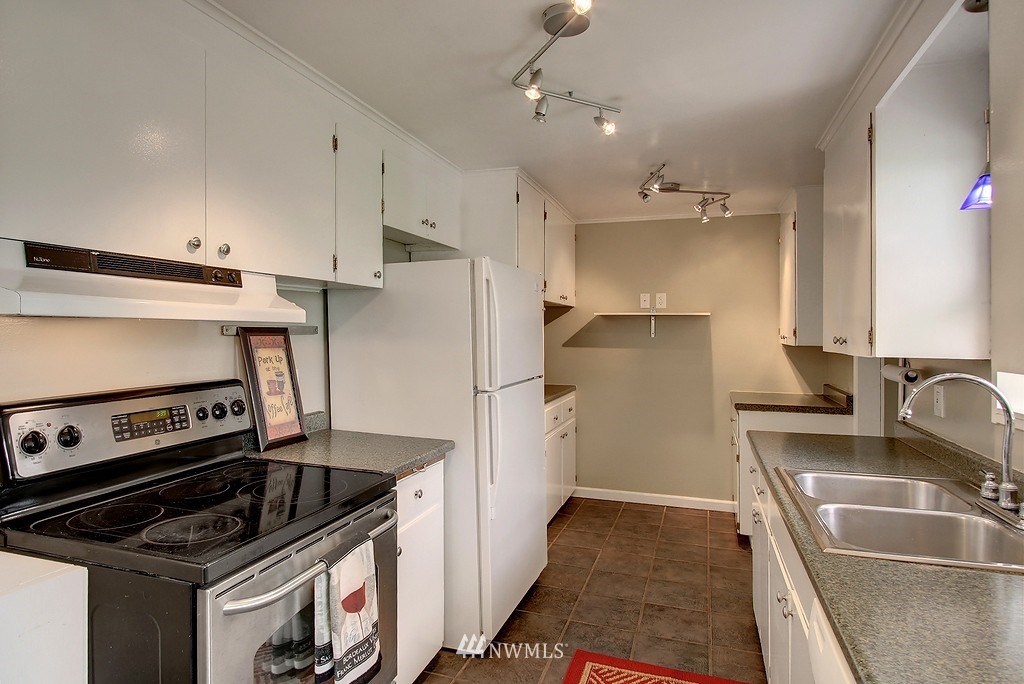 24207 6th Place West Bothell, WA 98021 - Photo 5 of 14