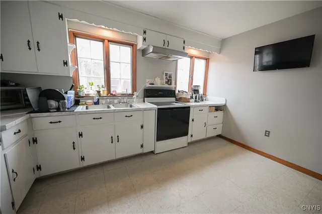 $245,000 | 704 Utica Street, Whitestown, NY 13424