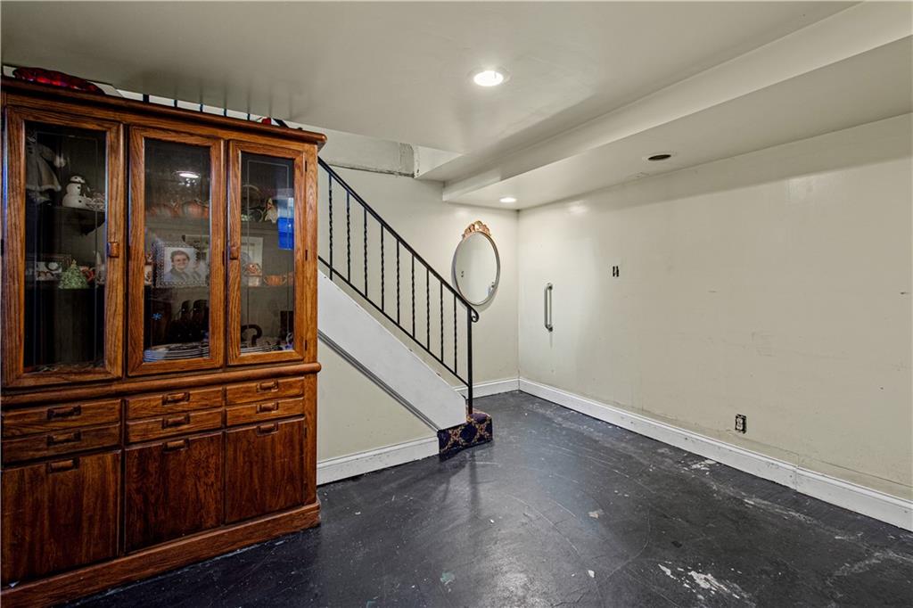 4703 Rolling Hills Road Pittsburgh, PA 15236 - Photo 20 of 29 Gallery Image 20