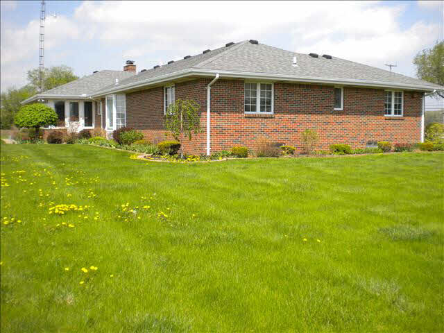 1059 East Temperance Road Temperance, MI 48182 - Photo 18 of 18 20400662-17.JPG