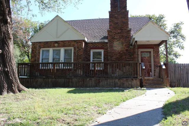 $141,500 | 216 South Cottonwood Street, Emporia, KS 66801