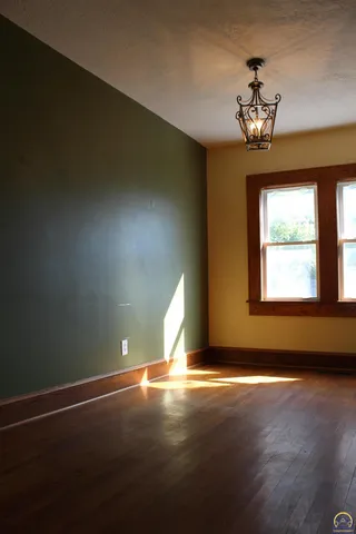 $141,500 | 216 South Cottonwood Street, Emporia, KS 66801