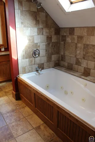 $141,500 | 216 South Cottonwood Street, Emporia, KS 66801