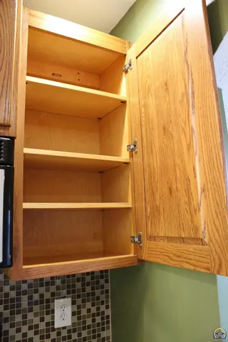 $141,500 | 216 South Cottonwood Street, Emporia, KS 66801