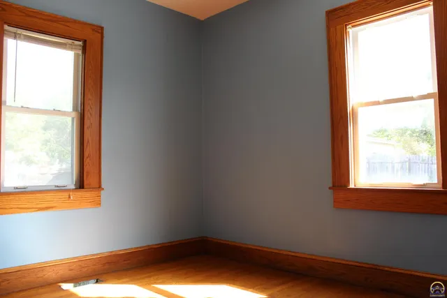 $141,500 | 216 South Cottonwood Street, Emporia, KS 66801