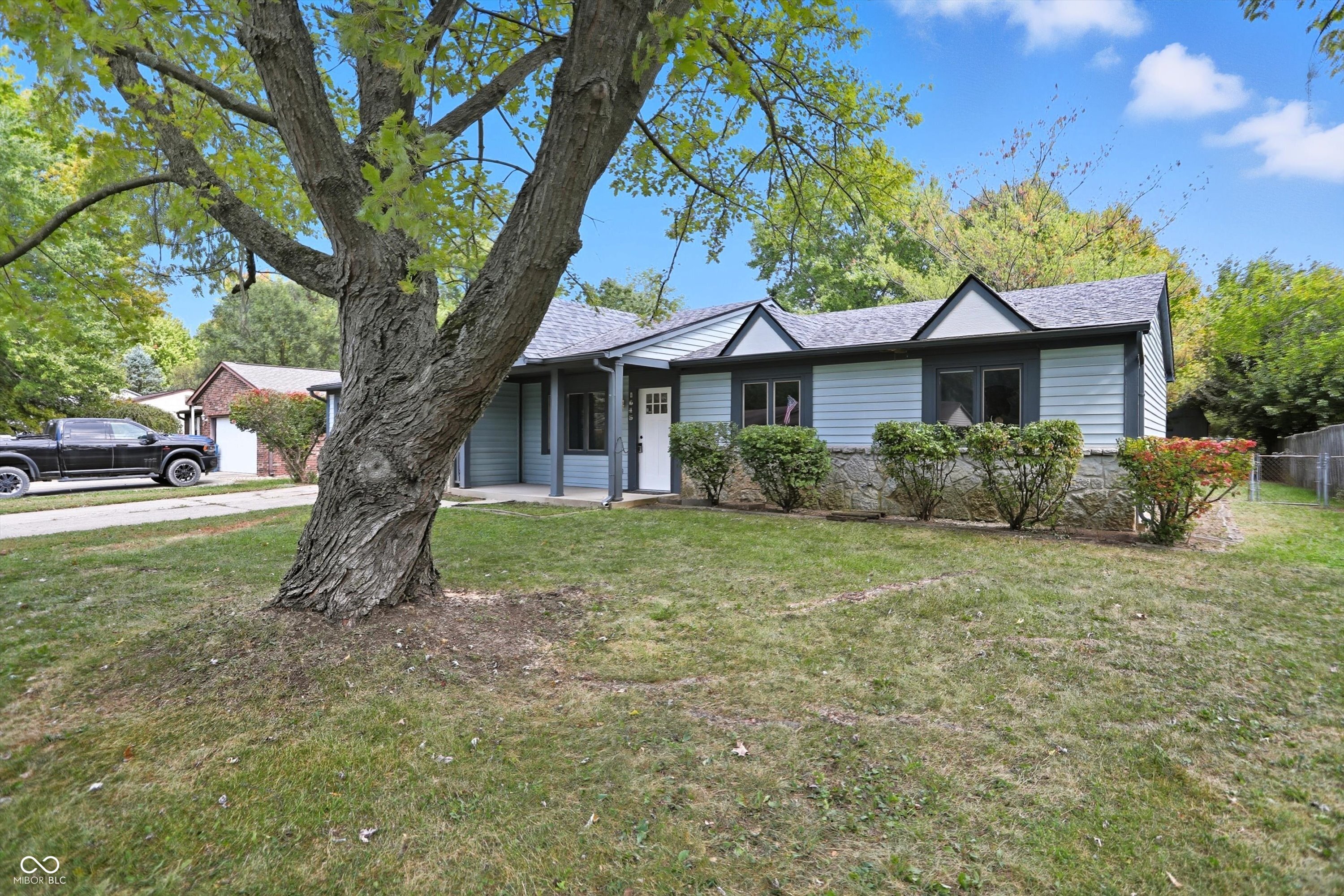 1645 Countryside Drive Indianapolis, IN 46231 - Photo 2 of 36