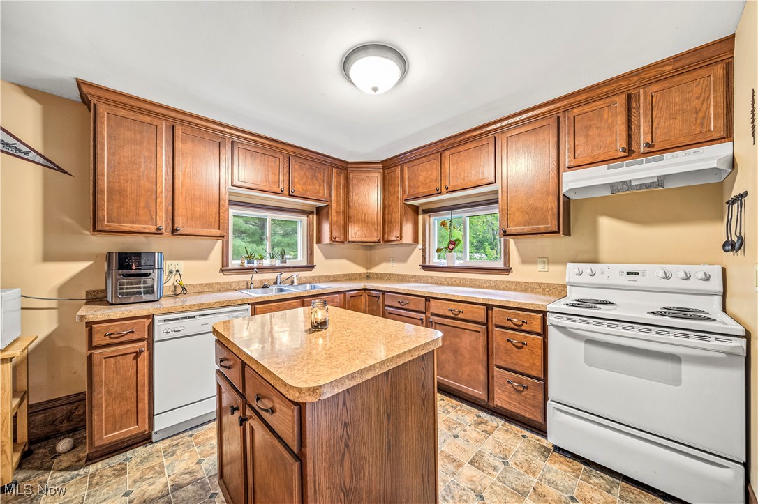 12220 Madison Road Huntsburg, OH 44046 - Photo 12 of 39
