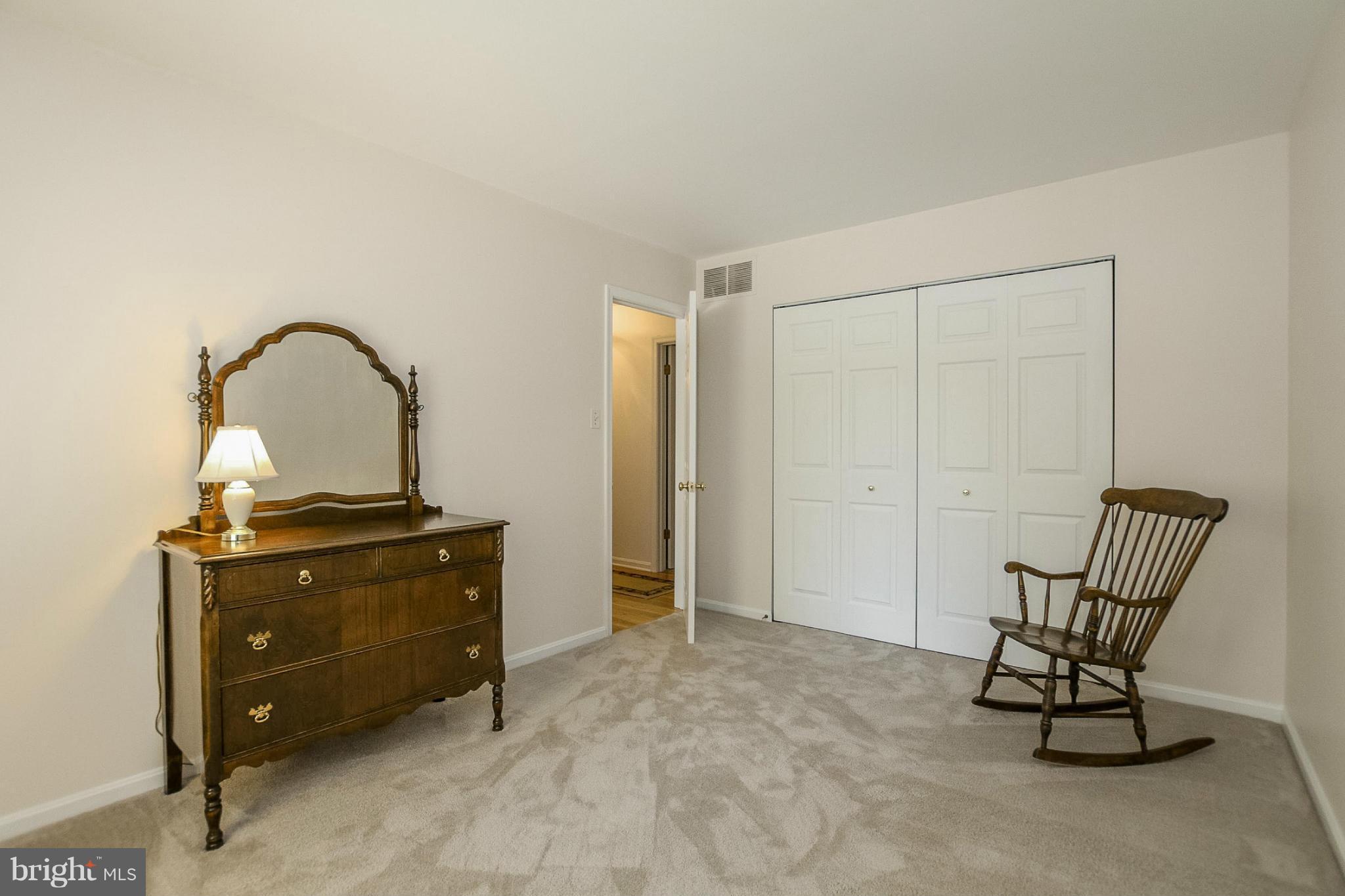 9338 Oak White Road Baltimore, MD 21236 - Photo 13 of 27 a living room with furniture
