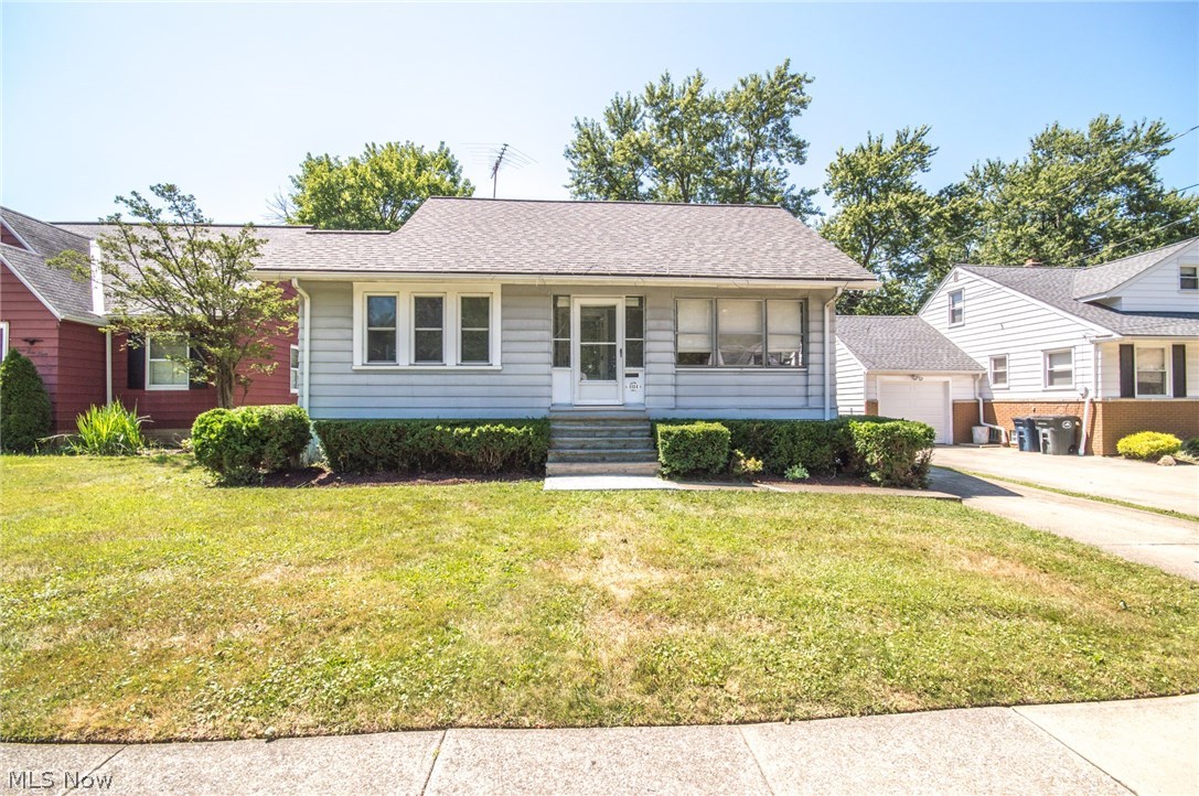 1144 Churchill Road Lyndhurst, OH 44124 - Photo 2 of 35