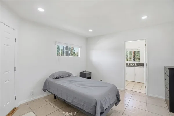 $7,500 | 7958 Tampa Avenue, Reseda, CA 91335