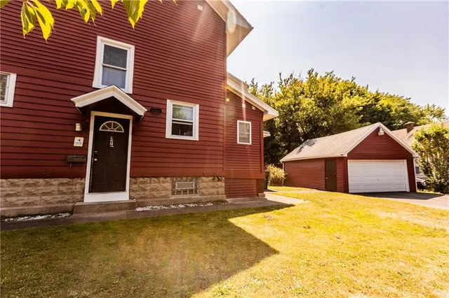 $299,900 | 127 Redfern Drive, Rochester, NY 14620