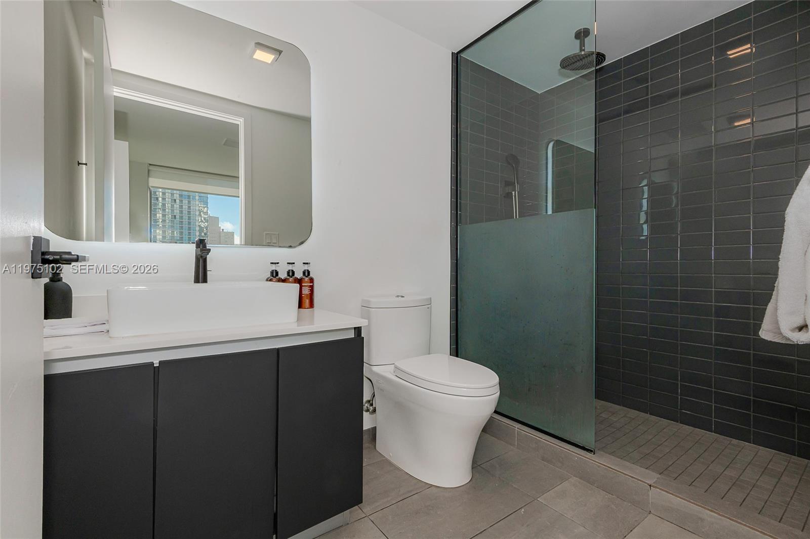 227 Northeast 2nd Street, Unit 2206 Miami, FL 33132 - Photo 14 of 34