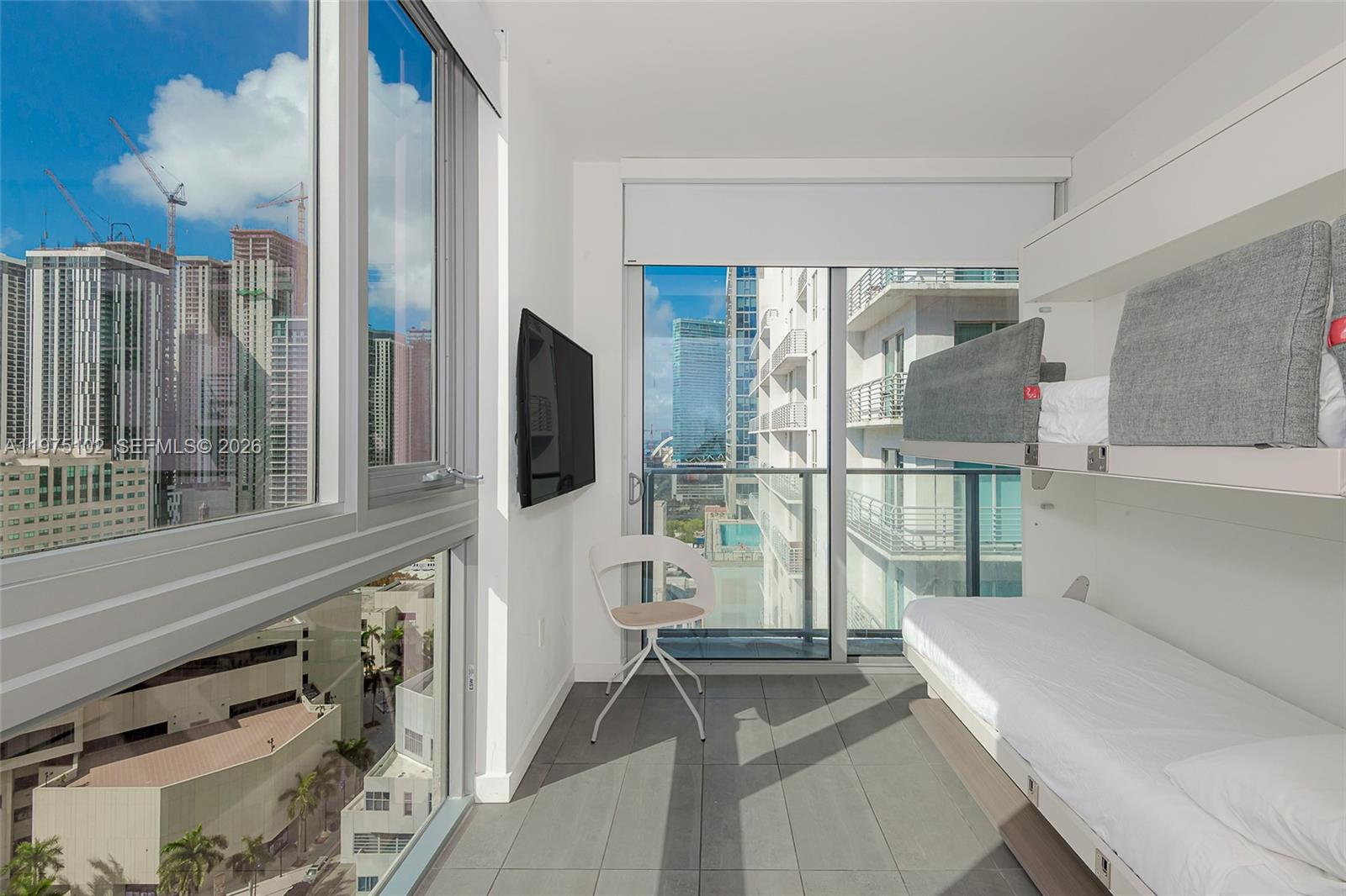 227 Northeast 2nd Street, Unit 2206 Miami, FL 33132 - Photo 17 of 34