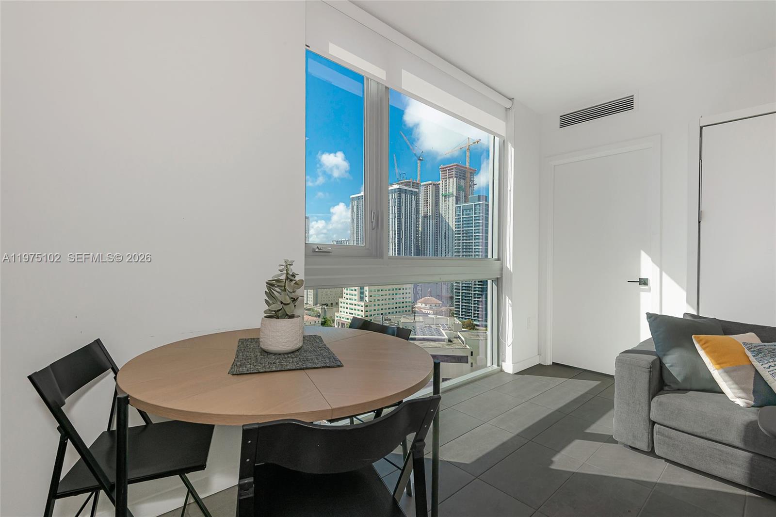 227 Northeast 2nd Street, Unit 2206 Miami, FL 33132 - Photo 26 of 34