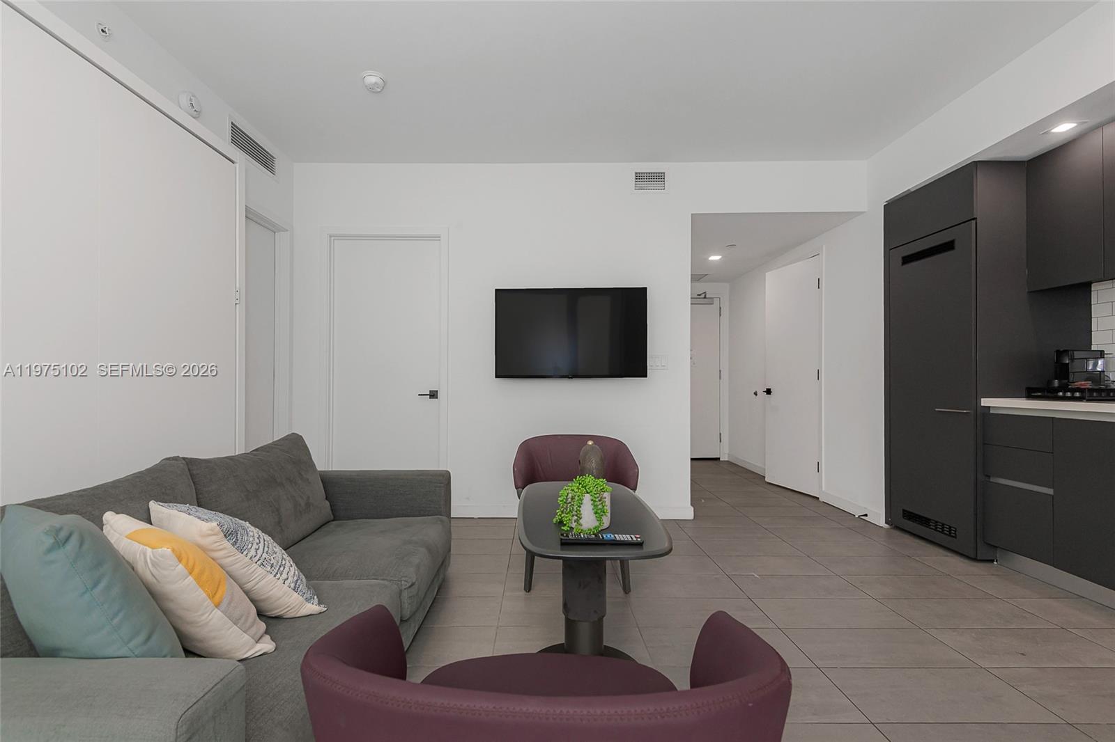 227 Northeast 2nd Street, Unit 2206 Miami, FL 33132 - Photo 28 of 34