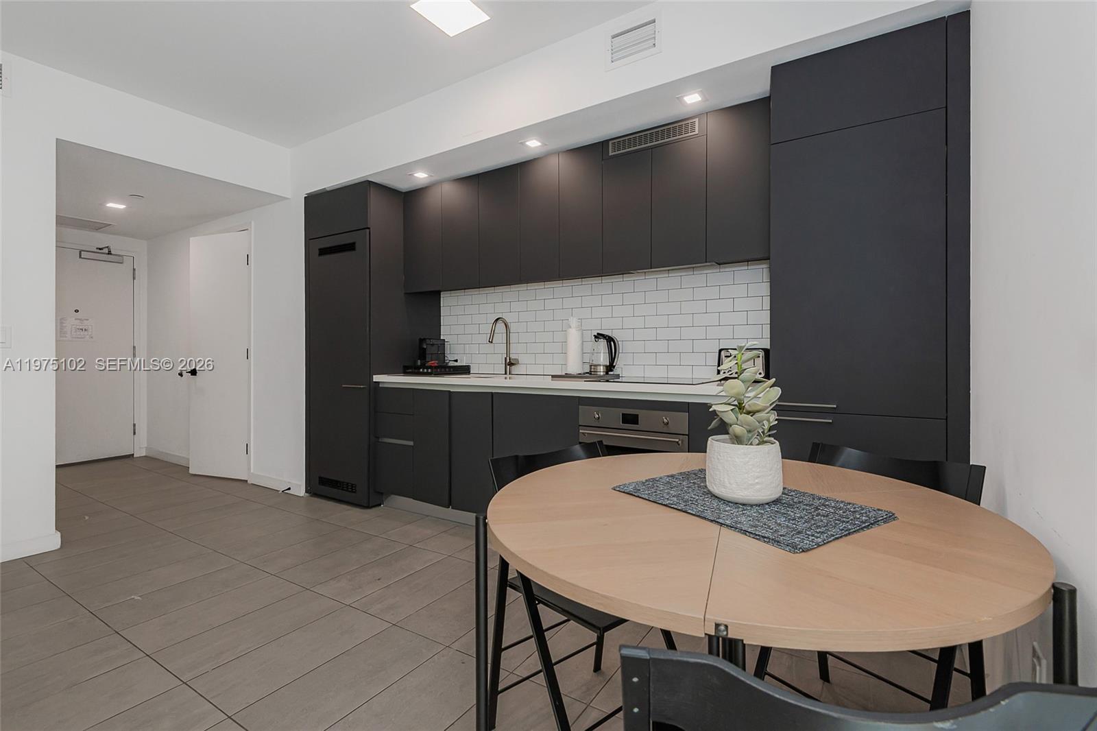 227 Northeast 2nd Street, Unit 2206 Miami, FL 33132 - Photo 29 of 34