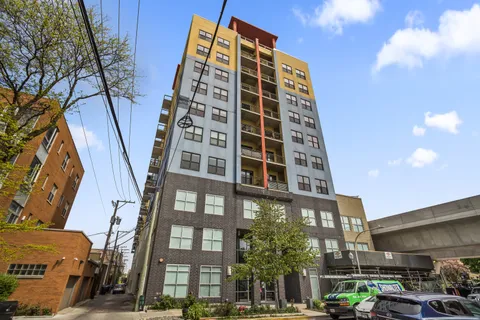 $364,900 | 1122 West Catalpa Avenue, Unit 706, Chicago, IL 60640