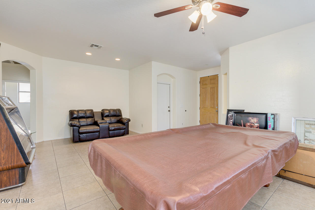 10126 West Cordes Road Tolleson, AZ 85353 - Photo 11 of 39 Lots of Space