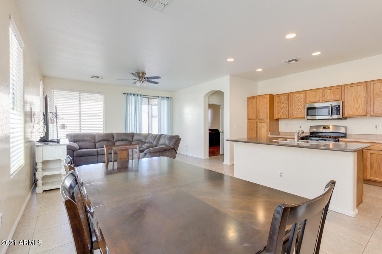 10126 West Cordes Road Tolleson, AZ 85353 - Photo 17 of 39 Spacious Kitchen