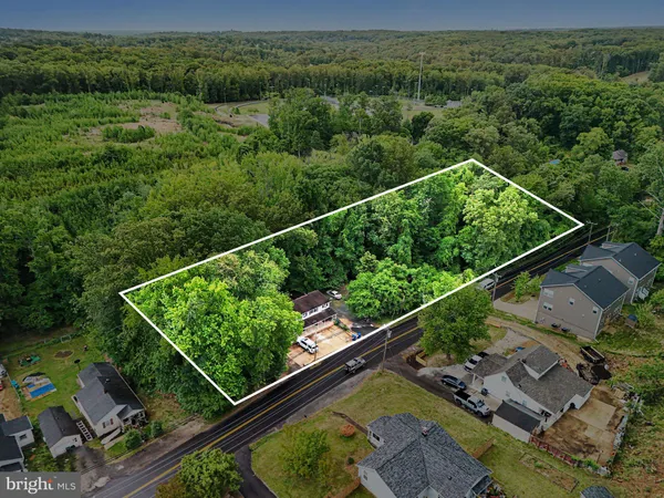 $1,200,000 | 18559 Old Triangle Road, Triangle, VA 22172