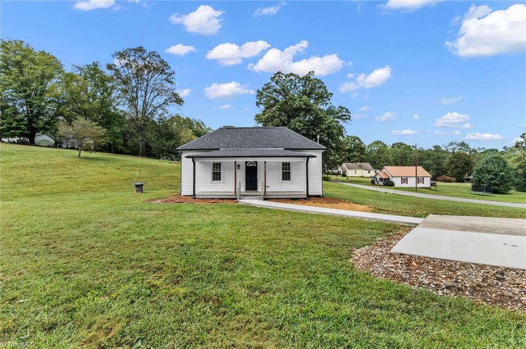 212 Bluemont Road Mount Airy, NC 27030 - Photo 2 of 22