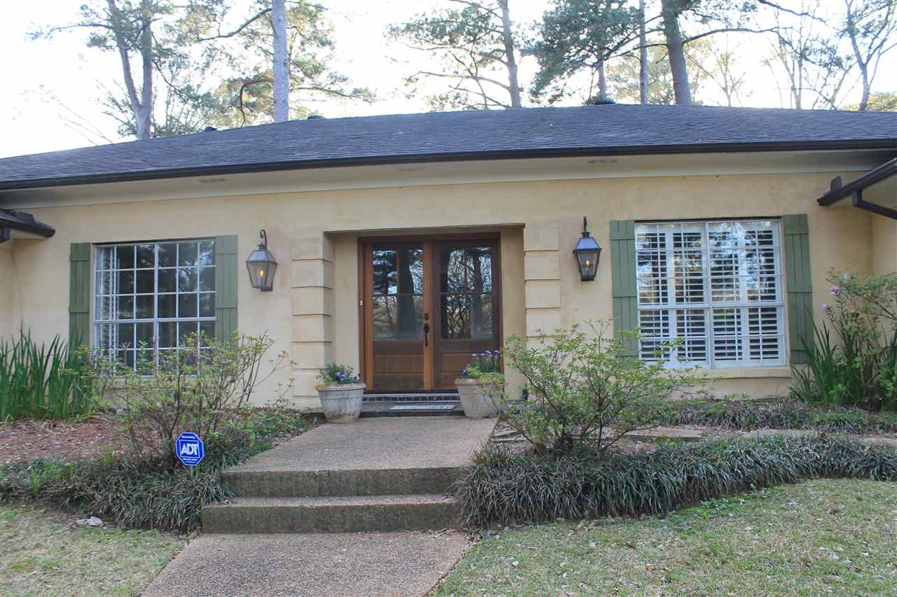 5429 River Thames Road Jackson, MS 39211 - Photo 2 of 41 Photo 2