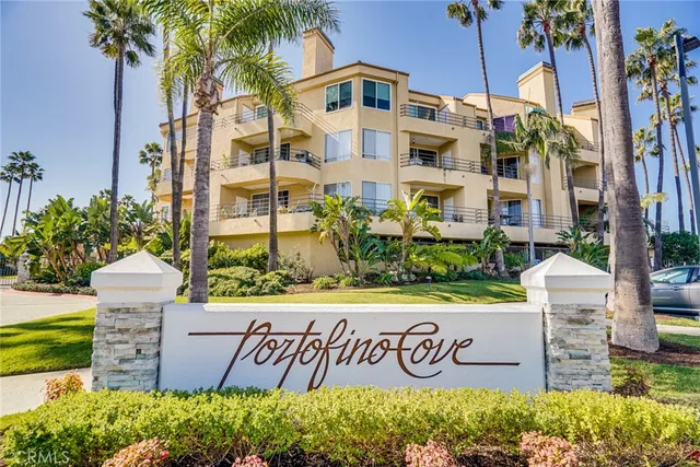 $998,000 | 16291 Countess Drive, Unit 211, Huntington Beach, CA 92649