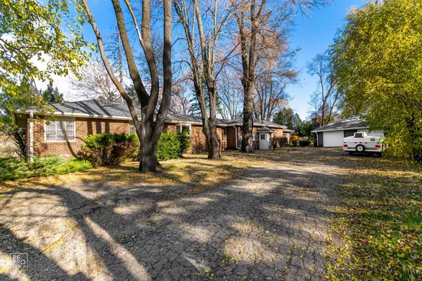 $1,350 | 32857 North Alleghany Road, Unit EAST, Grayslake, IL 60030