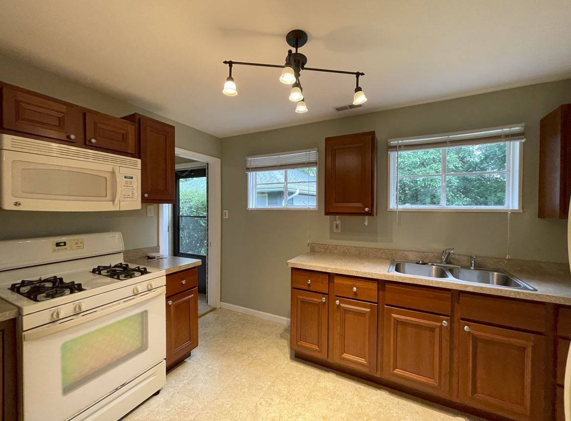 32857 North Alleghany Road, Unit EAST Grayslake, IL 60030 - Photo 2 of 13