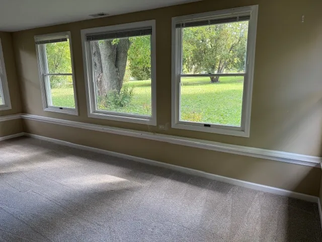 $1,350 | 32857 North Alleghany Road, Unit EAST, Grayslake, IL 60030