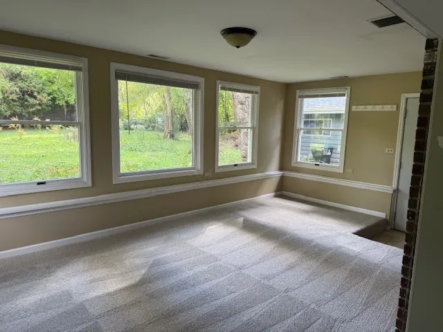 $1,350 | 32857 North Alleghany Road, Unit EAST, Grayslake, IL 60030