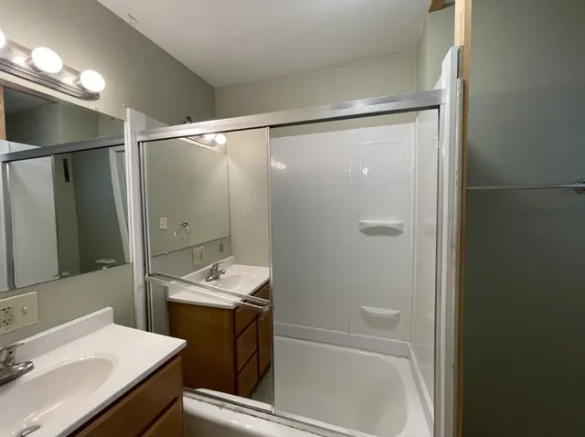 $1,350 | 32857 North Alleghany Road, Unit EAST, Grayslake, IL 60030