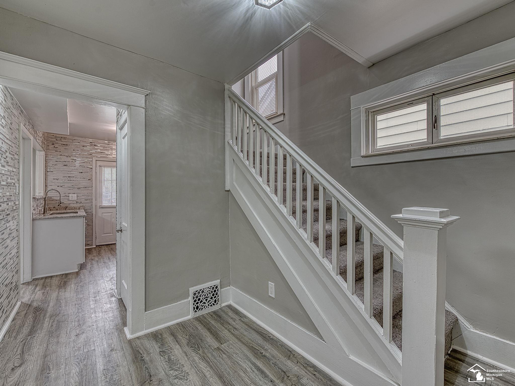 193 Fairmont Street River Rouge, MI 48218 - Photo 3 of 27 Gallery Image 3