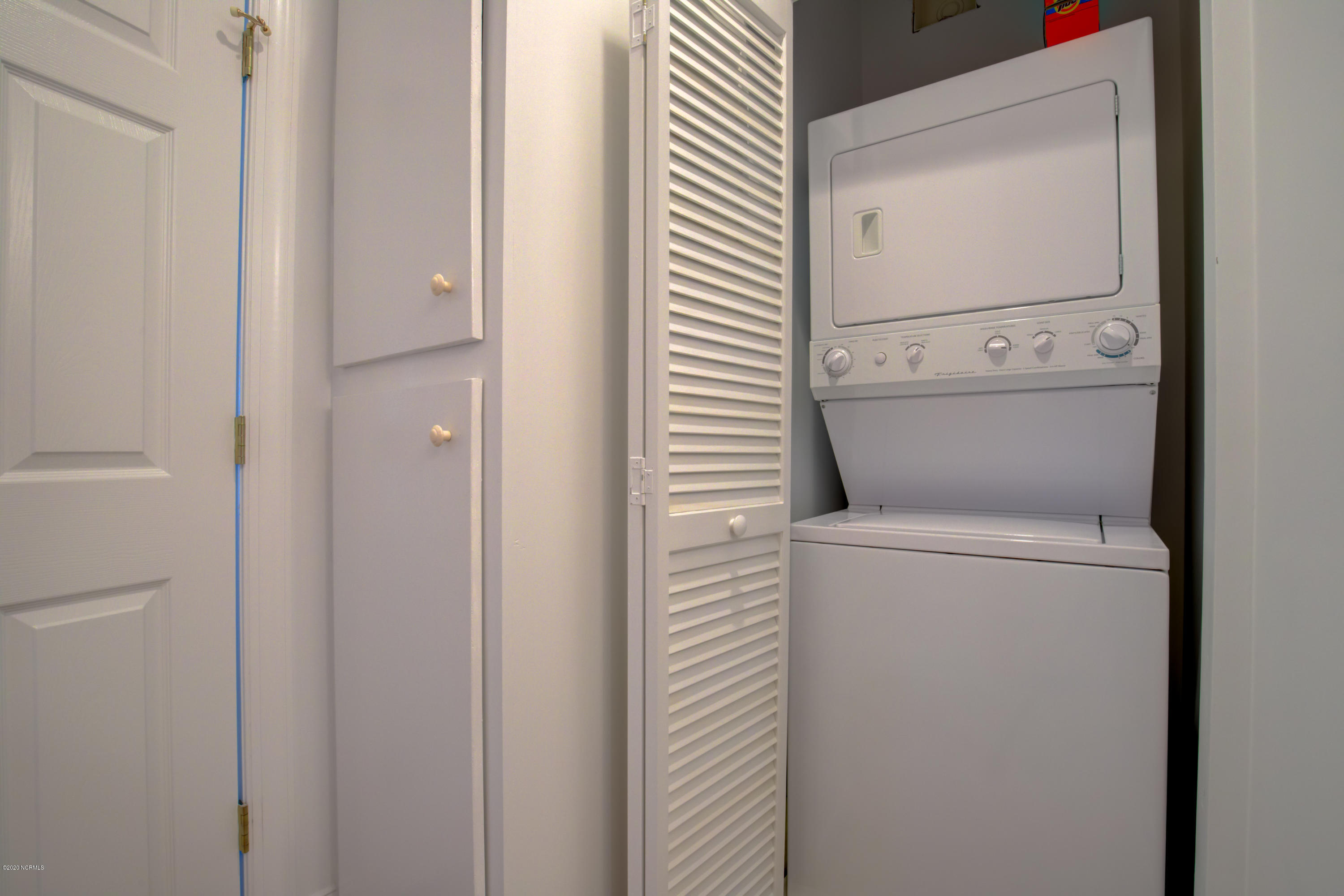 1263 New River Inlet Road North Topsail Beach, NC 28460 - Photo 28 of 71 laundy in master bath