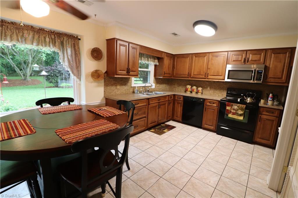 520 Covington Ridge Road Winston-Salem, NC 27107 - Photo 11 of 29 Gallery Image 11