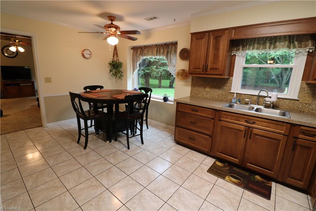 520 Covington Ridge Road Winston-Salem, NC 27107 - Photo 12 of 29 Gallery Image 12