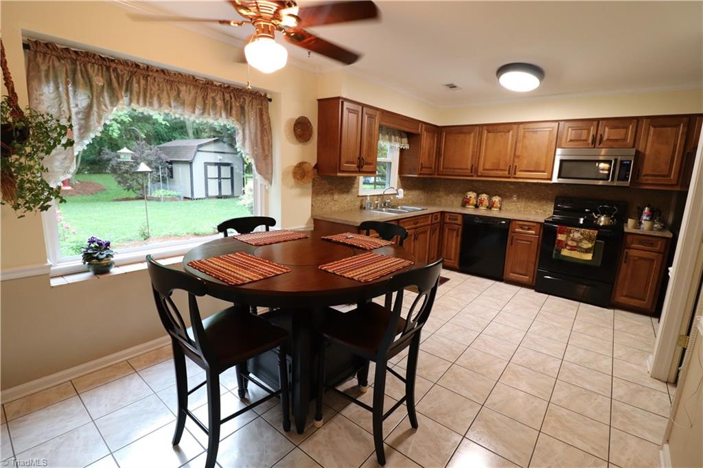 520 Covington Ridge Road Winston-Salem, NC 27107 - Photo 10 of 29 Gallery Image 10