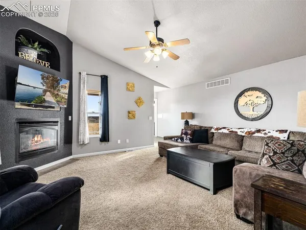 $474,900 | 1140 West Shenandoah Drive, Pueblo, CO 81007